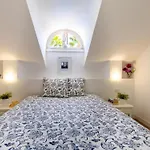 Апартаменти 394 Renovated Duplex Parque Santiago Ii