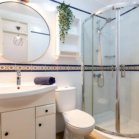 394 Renovated Duplex Parque Santiago Ii דירה *